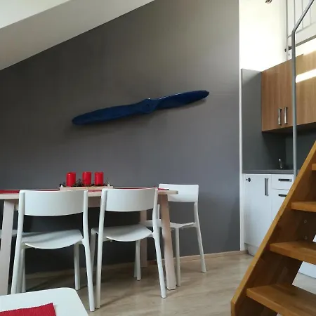 Διαμέρισμα Apartman Runway 16 K Pronajmu -